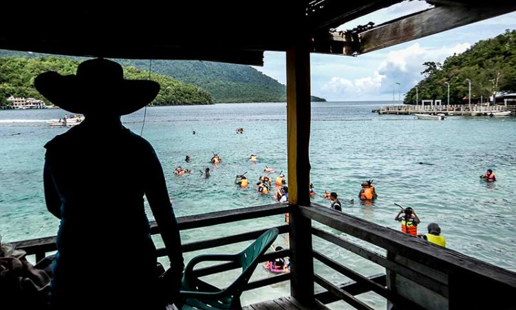 Wisata Snorkling di Pantai Rubiah Aceh