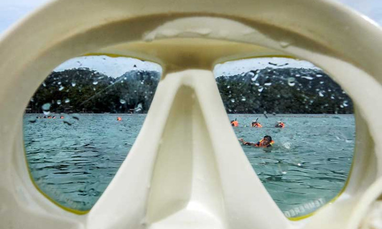 Wisata Snorkling di Pantai Rubiah Aceh