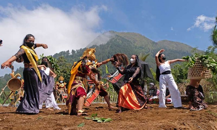 Festival Lima Gunung XX Digelar di Perladangan Kawasan Lereng Gunung Andhong