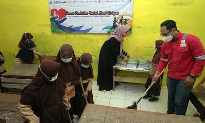 JMI Berikan Bantuan Kepada Murid SD di Serang Banten