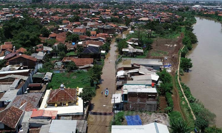 Sungai Citarum Meluap, Bandung Selatan Terendam Banjir