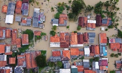 Ratusan Rumah di Karawang Terendam Banjir Akibat Meluapnya Sungai Cibeet