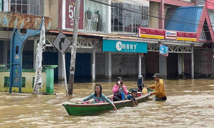 Banjir di Sintang Kalimantan Barat Belum Surut