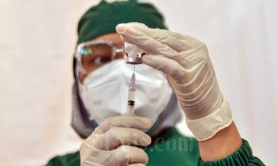 Capaian Vaksinasi Covid-19 di Indonesia Lampaui Target WHO