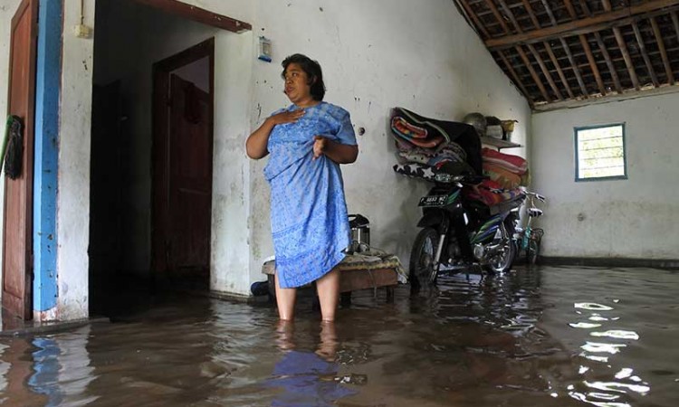 Ratusan Rumah di Jember Terendam Banjir Sejak Kamis Sore
