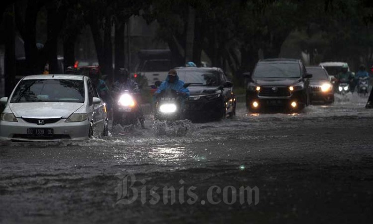Curah Hujan Tinggi, Sejumlah Wilayah di Makassar Terendam Banjir
