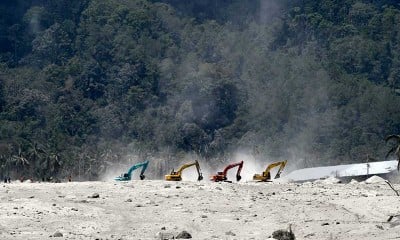 Tim SAR Gabungan Terus Melakukan Pencarian Korban Yang Tertimbun Material Awan Panas Gunung Semeru