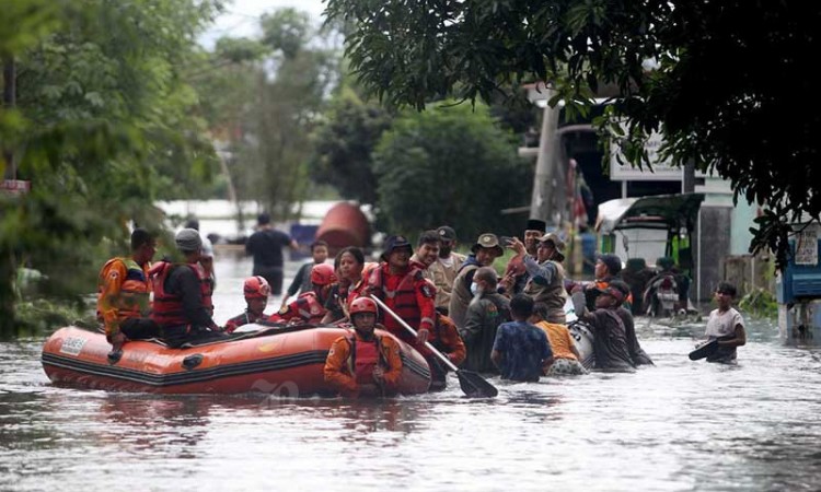 Banjir Masih Menggenangi Sejumlah Wilayah di Makassar