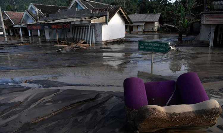 Puluhan Rumah di Dusun Kamar Kanjang Lumajang Terendam Material Lahar Dingin Gunung Semeru