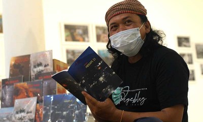 Pewarta Foto Indonesia Boy T Harjanto Luncurkan Buku Letusan Merapi Jilid 07