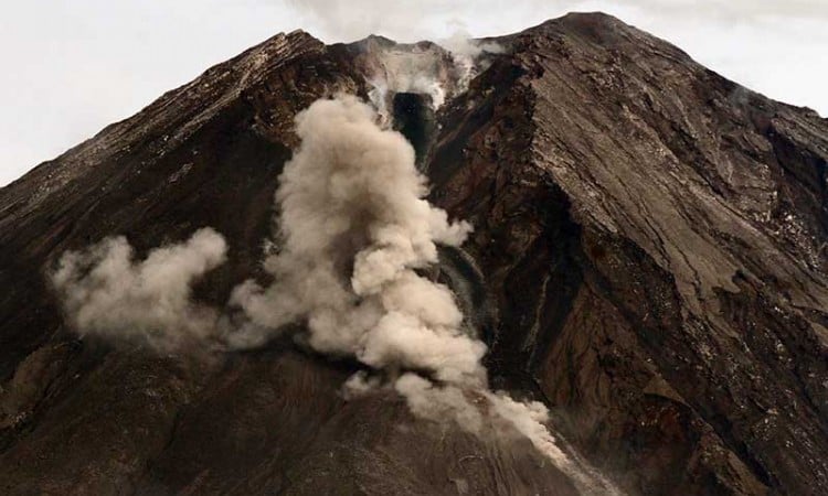 Bentuk Kawah Gunung Semeru Berubah Pasca Erupsi