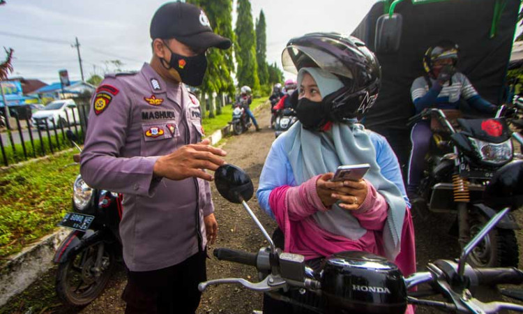Polresta Banjarbaru Bersama Dinkes Kalsel Gelar Razia Vaksinasi Covid-19