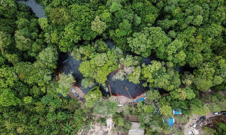 Kawasan Pemandian Air Gambut Danum Bahandang Tangkiling di Palangkaraya Ramai Dikunjungi Wisatawan