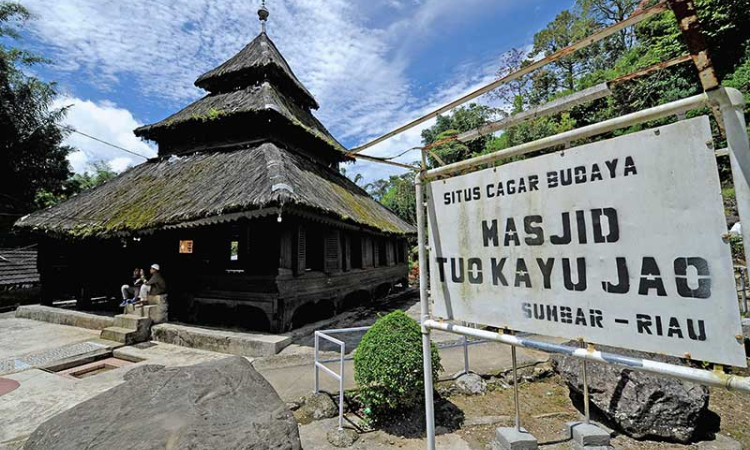 Masjid Tuo Kayu Jao di Sumbar Yang Dibangun Pada 1419 Masehi Mulai Rusak Parah