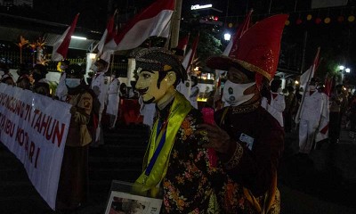 Warga Yogyakarta Ikuti Kirab Untuk Memperingati Peristiwa Pemindahan Ibu Kota dari Jakarta ke Yogyakarta