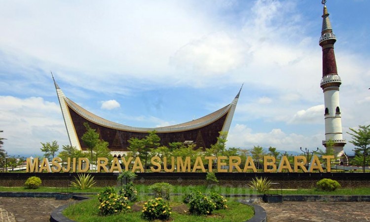 Masjid Raya Sumatra Barat Dinobatkan Sebagai Salah Satu Dari Tujuh Masjid Dengan Desain Arsitektur Terbaik di Dunia