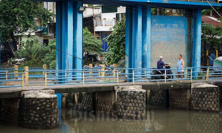 Status Pintu Air Pulogadung Meningkat Menjadi Siaga 3