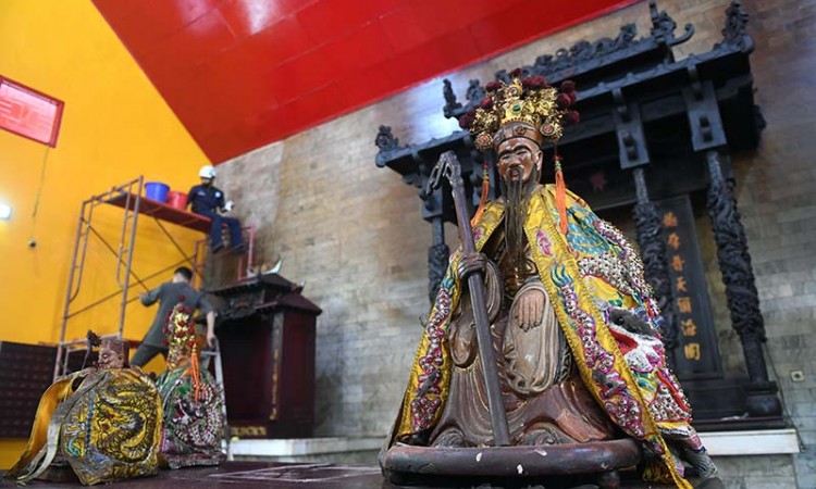 Jelang Perayaan Imlek, Vihara Mulai Melakukan Ritual Penyucian Patung Dewa