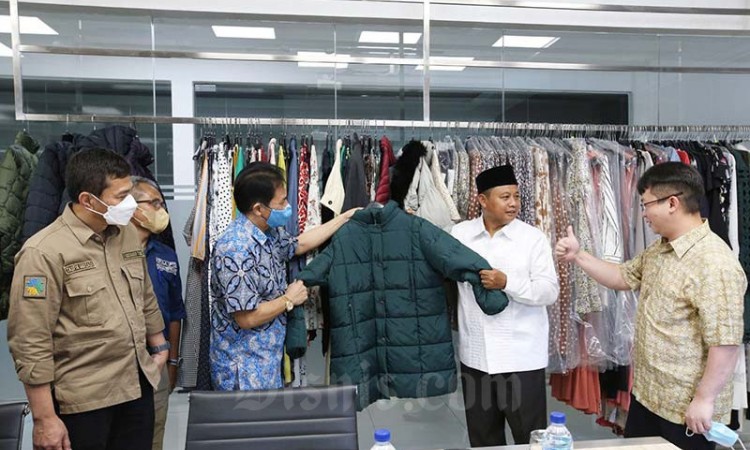 Wakil Gubernur Jabar Uu Ruzhanul Ulum Kunjngi Pabrik Garmen MJA