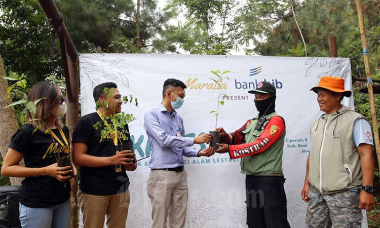 Bank BJB Lakukan Penanaman Bibit Pohon Kopi Di Kawasan Perbukitan Kaki Gunung Manglayang