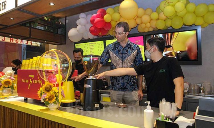 Flash Coffee Berkolaborasi Saladstop! Gelar Diskusi Terkait Pola Makan Sehat dan Bernutrisi