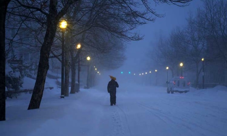 Badai Salju Lumpuhkan Transportasi di Amerika Serikat