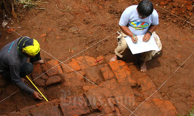 Upaya Penggalian Benda Arkeologi Peninggalan Raja Mpu Sindok