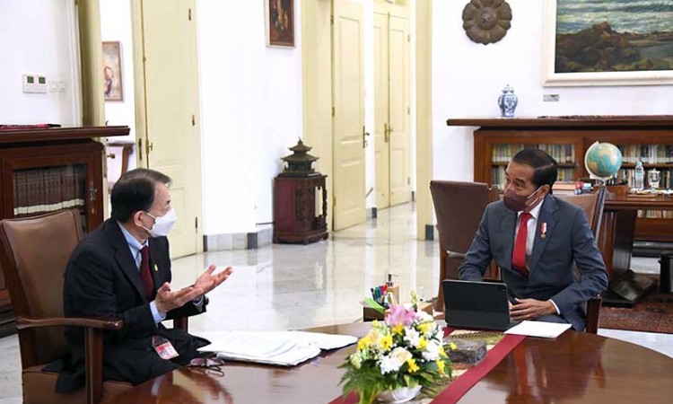 Presiden Joko Widodo Bertemu Presiden ADB di Istana Bogor