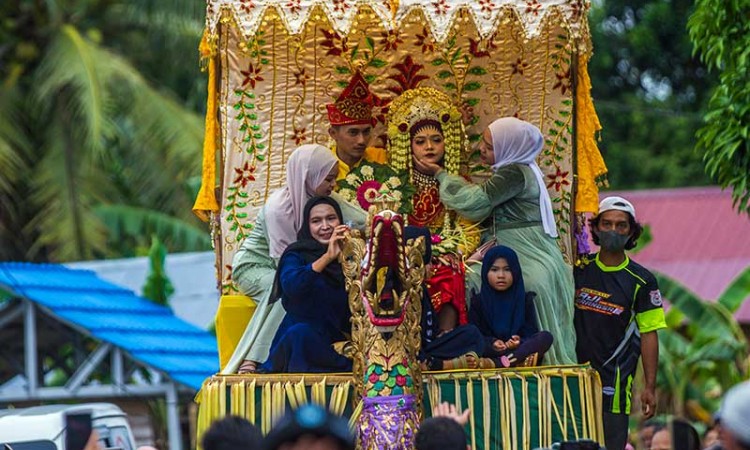 Tradisi Pengantin Banjar di Kalimantan Selatan Tampilkan Berbagai Macam Seni dan Budaya