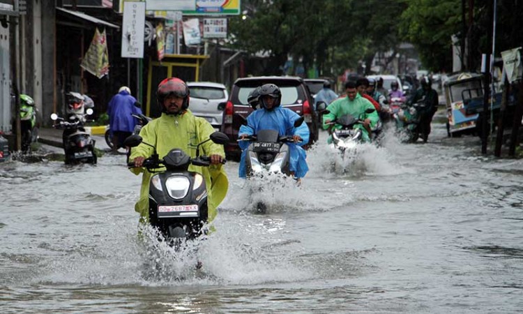 Diguyur Hujan Sejak Minggu Sore, Sejumlah Kawasan di Kabupaten Gowa Terendam Banjir