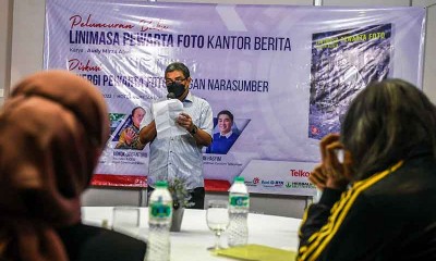 Audy Mirza Alwi Luncurkan Buku Linimasa Pewarta Foto Kantor Berita