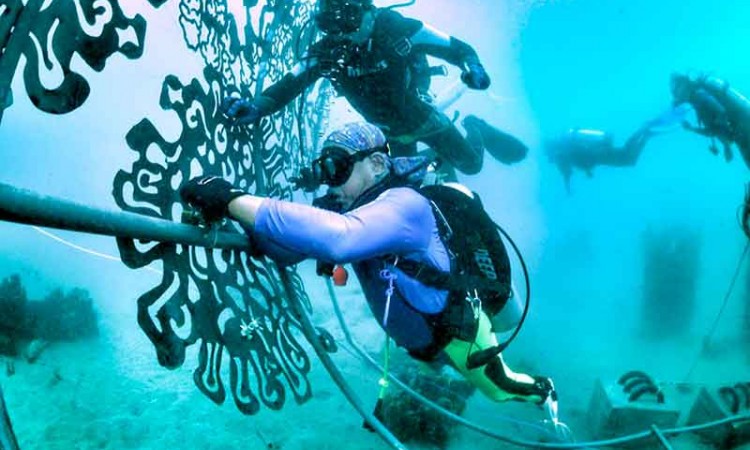 Keindahan Alam Bawah Laut di Pantai Bangsring Banyuwangi 