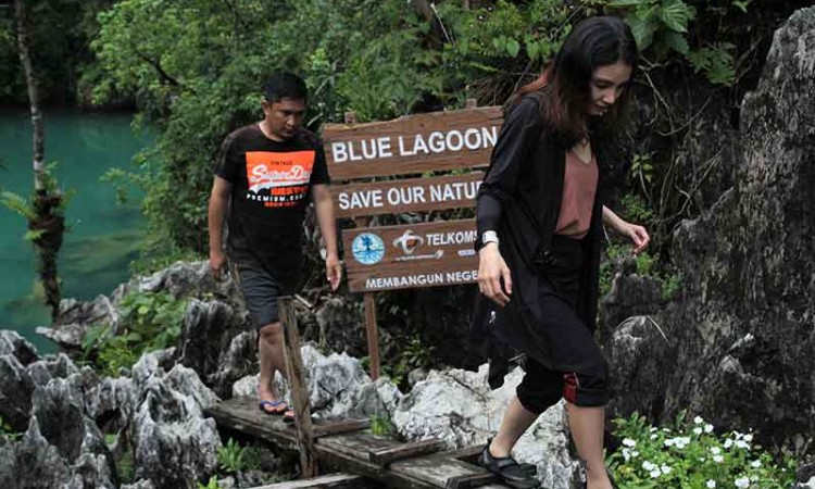 Wisata Blue Lagoon di Desa Labengki Kecil Konawe Utara Banyak Dikunjungi Wisatawan