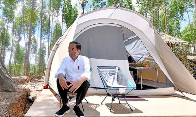 Presiden Joko Widodo Camping di Titik Nol IKN