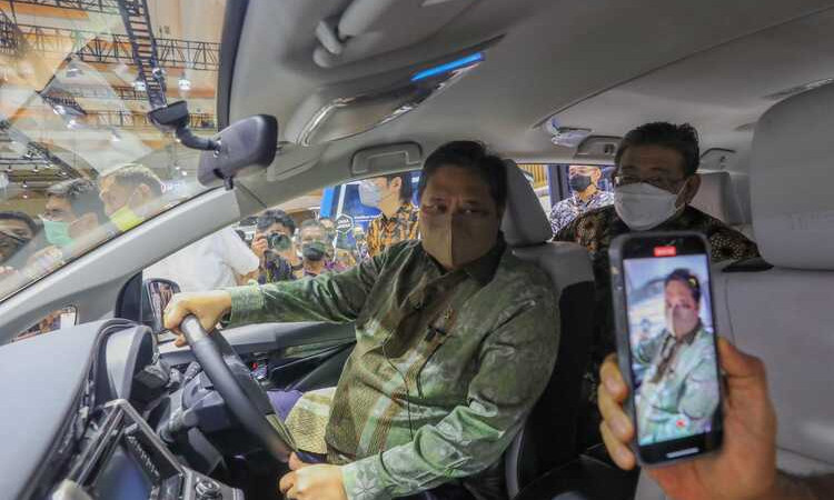 Toyota Perkenalkan Kijang Innova Elektrik