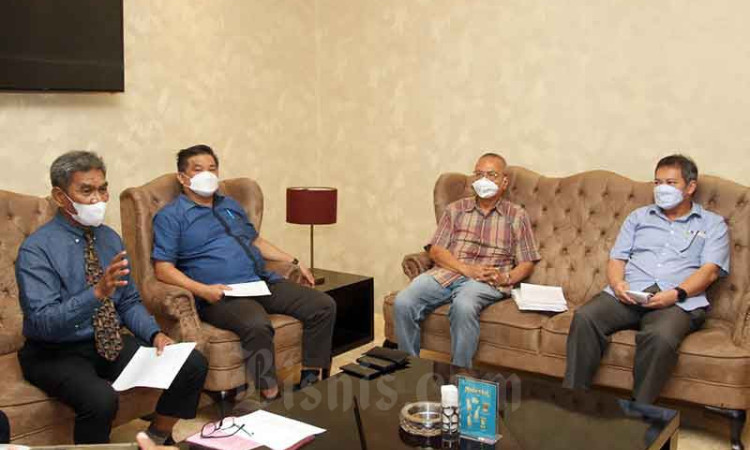 Pengusaha di Makassar Menolak Penambahan Biaya PPTI