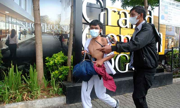 Sejumlah Pelajar Diamakan Saat Akan Ikut Aksi Unjuk Rasa di Jakarta