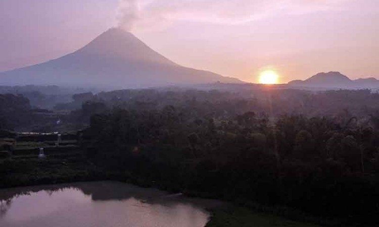 BPPTKG Yogyakarta Catat Terjadi 31 Guguran Gunung Merapi Dengan Potensi Bahaya