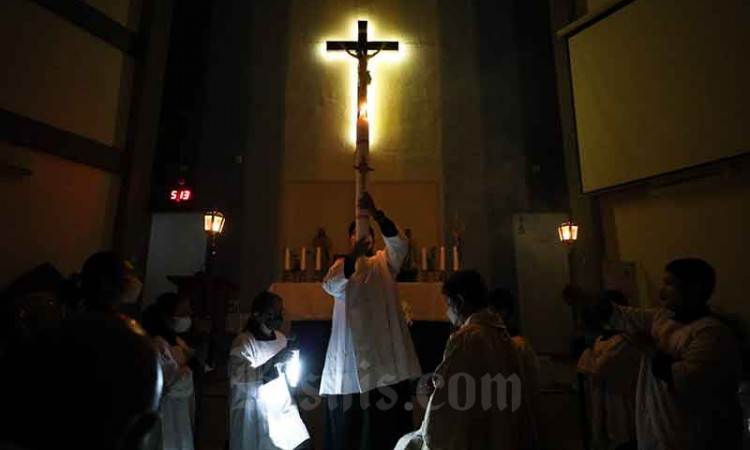 Misa Malam Paskah di Gereja Kristus Raja Bogor