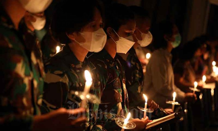 Misa Malam Paskah di Gereja Kristus Raja Bogor