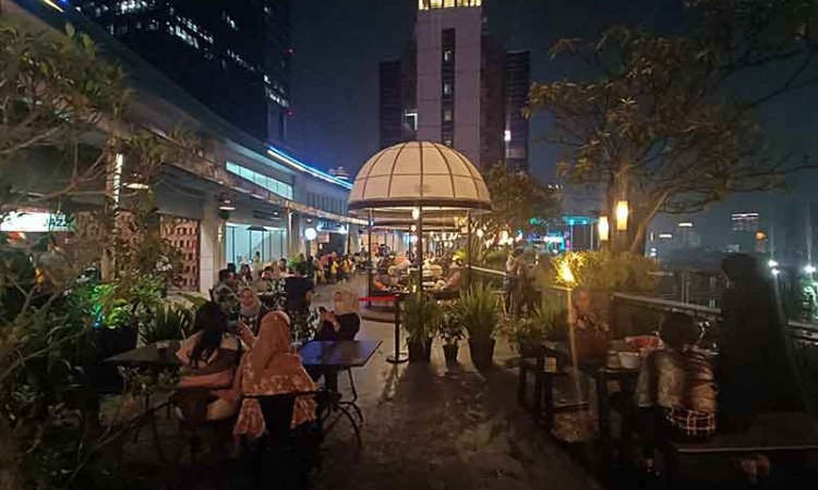 Déjà Vu Sky Dining Plaza Semanggi Tawarkan Keindahan Kota Jakarta Di Waktu Senja 