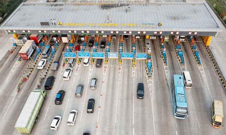 Arus Mudik di Jalan Tol Jakarta-Cikampek Terpantau Masih Sepi