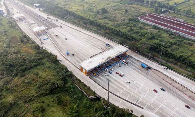 Arus Mudik di Jalan Tol Jakarta-Cikampek Terpantau Masih Sepi