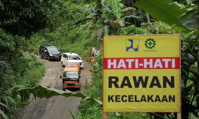 Jalan Antar Provinsi di Sulawesi Selatan Rusak Parah