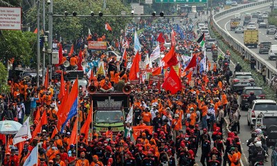 Puluhan Ribu Buruh Ikuti Aksi May Day Fiesta