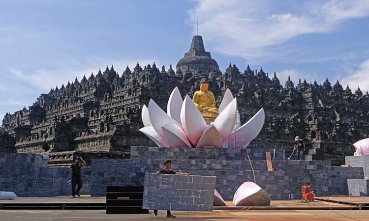 Persiapan Perayaan Tri Suci Waisak Nasional 2566 BE/2022 di Candi Borobudur 