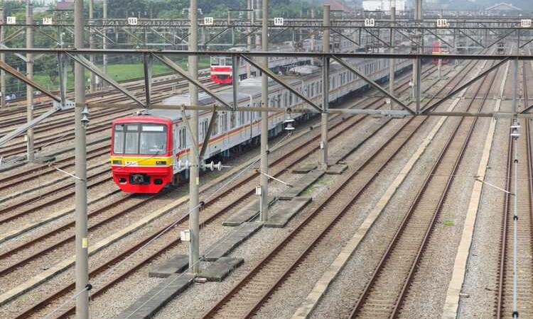  Kereta Commuter Indonesia Operasikan 1.053 Perjalanan KRL 