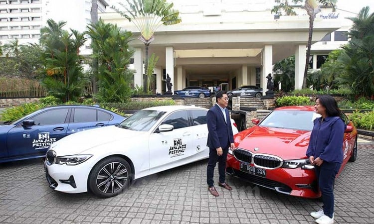 BMW Indonesia Serahkan BMW Seri 3 Terbaru Sebagai VIP Fleet di BNI Java Jazz Festival 2022