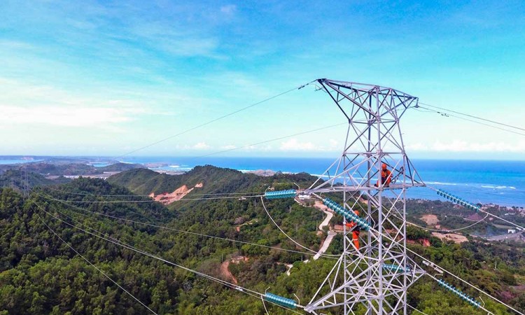 PLN Induk NTT Selesaikan Pembangunan Looping Sistem Tegangan Tinggi