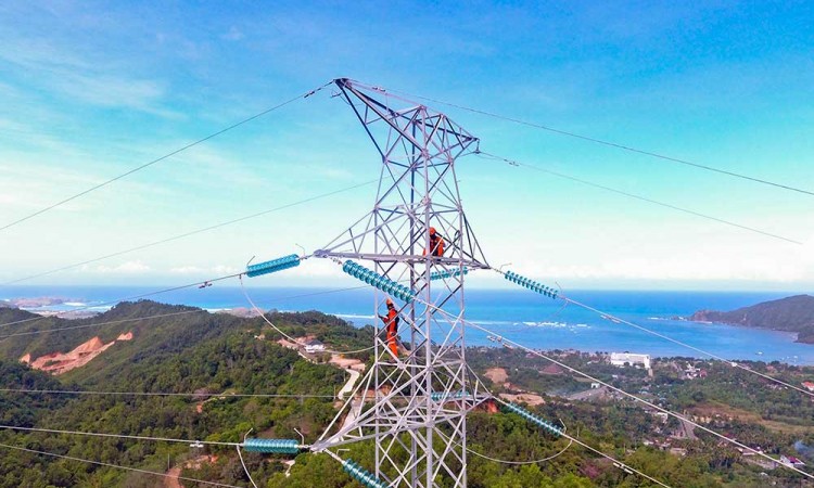 PLN Induk NTT Selesaikan Pembangunan Looping Sistem Tegangan Tinggi